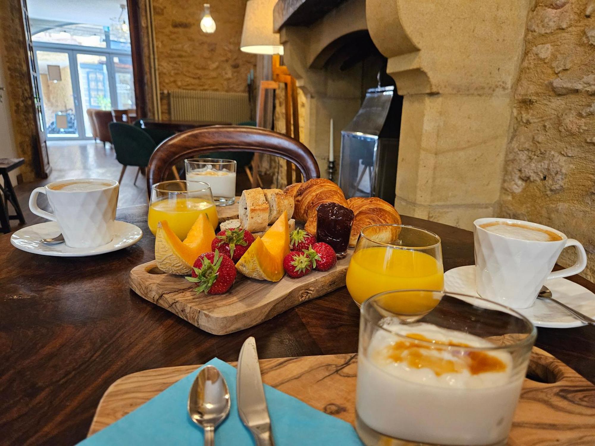 Bed and Breakfast Planches Et Plonk Belvès Zewnętrze zdjęcie